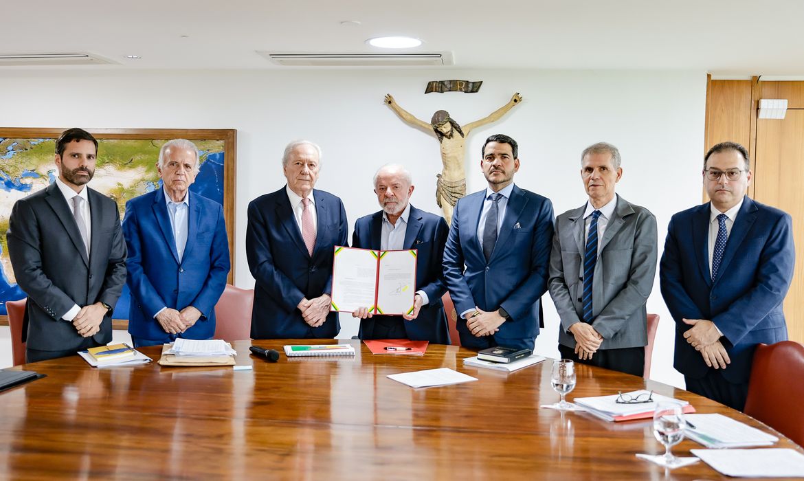 Ricardo Stuckert/PR Brasília (DF), 31/10/2025 - Presidente da República, Luiz Inácio Lula da Silva, durante assinatura do Projeto de Lei Antifacção, elaborado pelo Governo do Brasil, no Palácio do Planalto. Foto: Ricardo Stuckert/PR