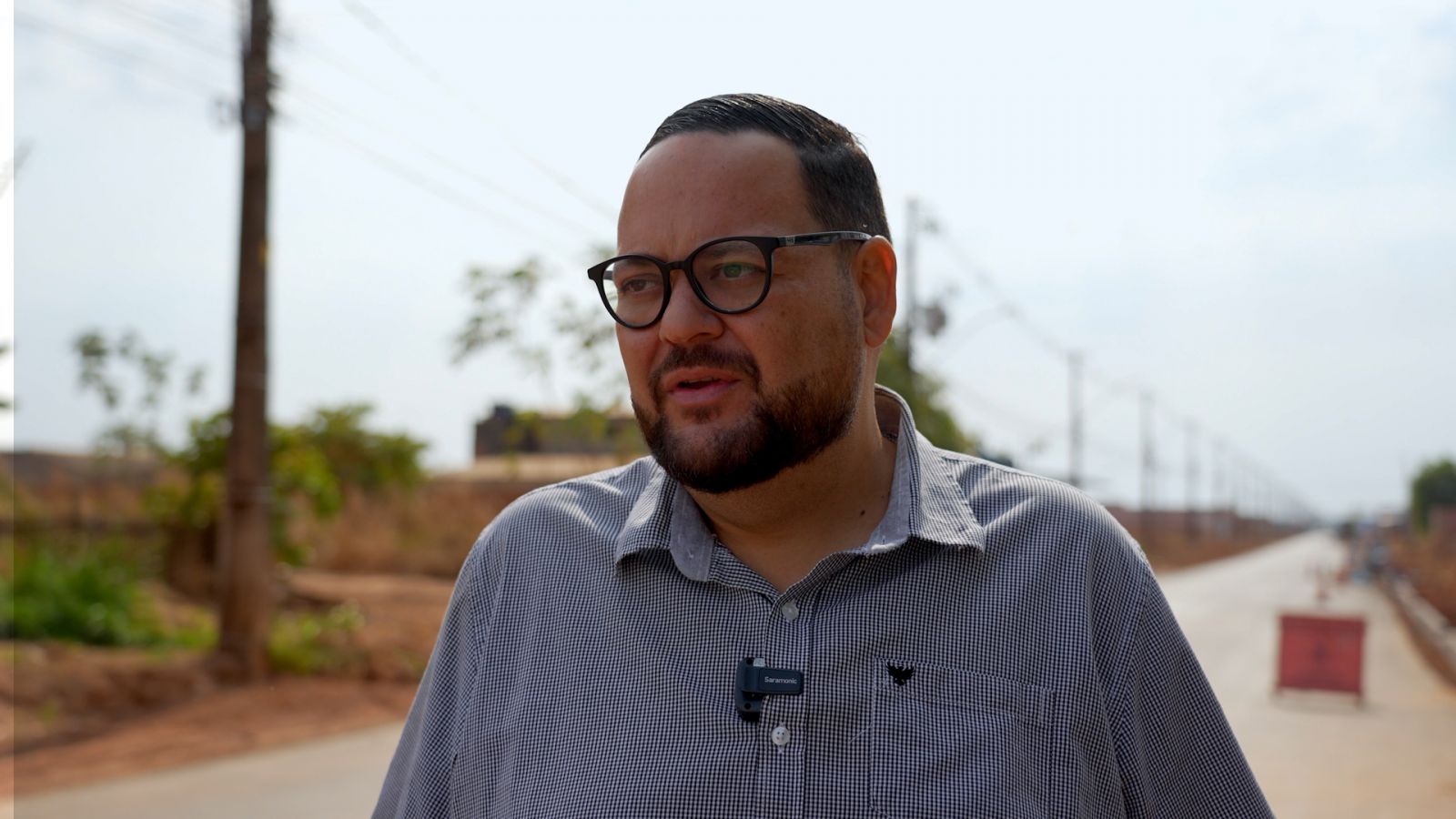 Thiago Cantanhede solicita que as pessoas não joguem lixo na rua