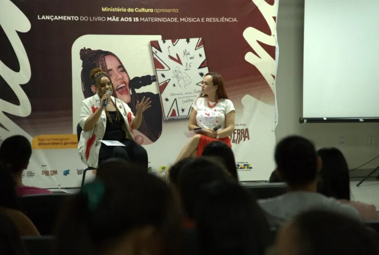 Artista rondoniense lança o livro “Mãe aos 15” e percorre Rondônia em turnê literária