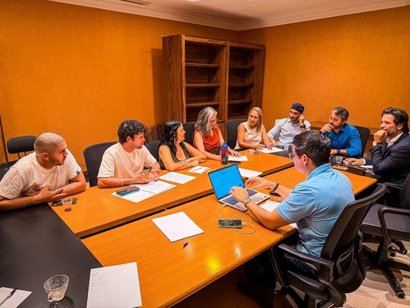 Marcos Rogério reúne representantes da cultura e inclui demandas do setor no plano de governo